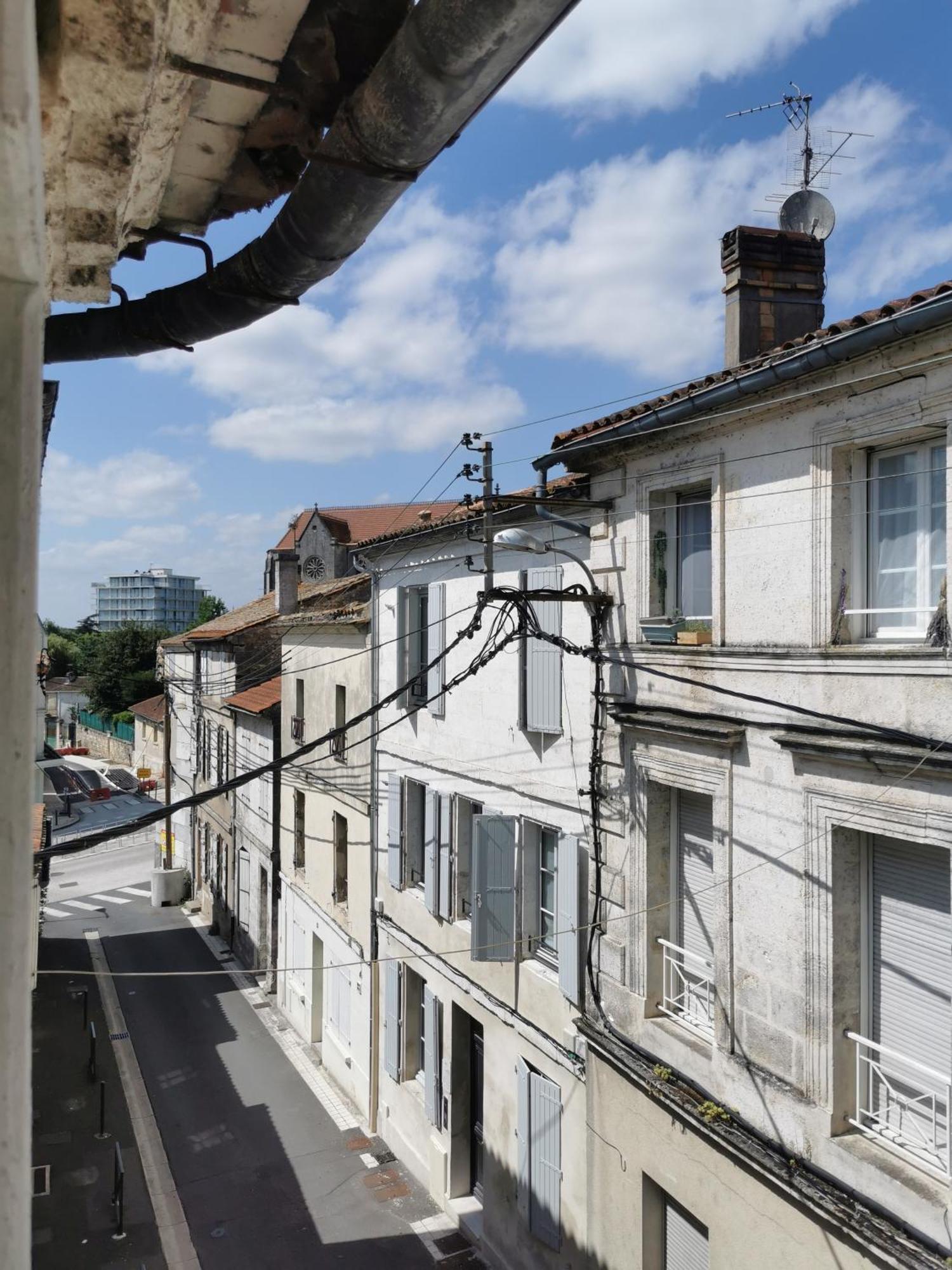 Maisondeville_Le_Cent_Un Angouleme Exterior photo
